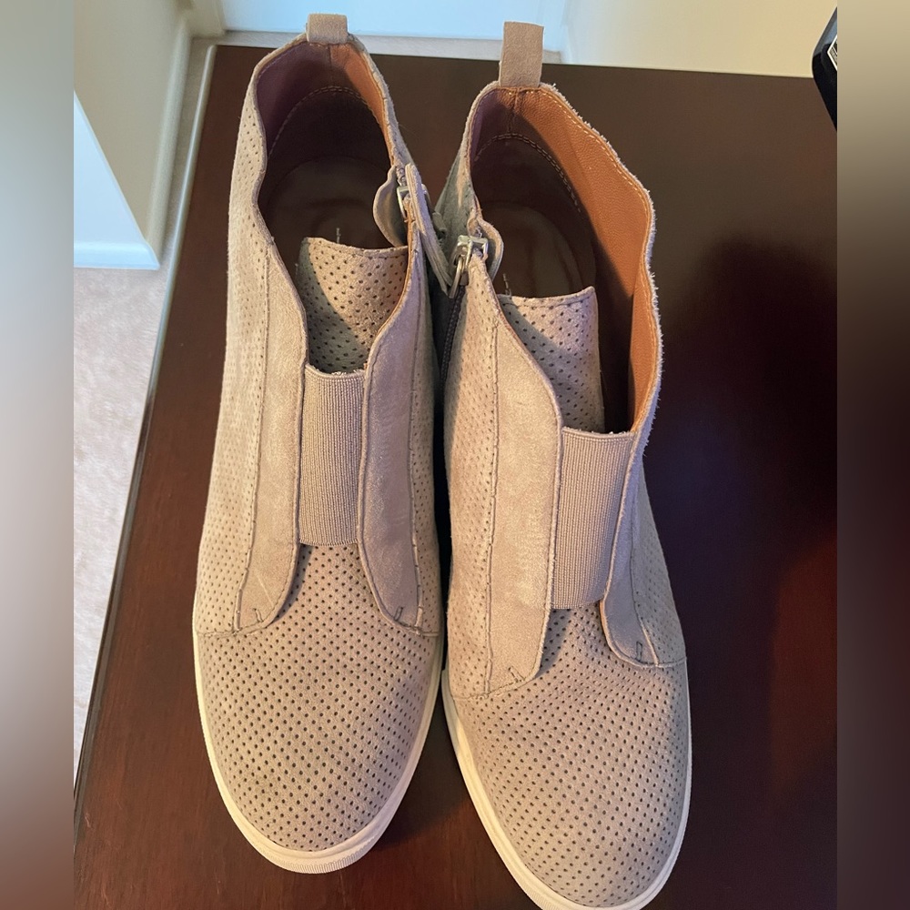 Linea Paola Wedge Sneakers, Size 7